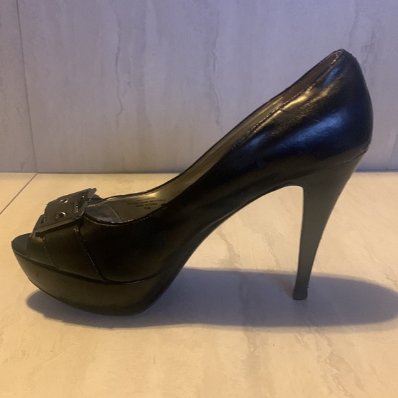Guess Women's Black Leather High Heels Size 9.5M - Picture 6 of 15